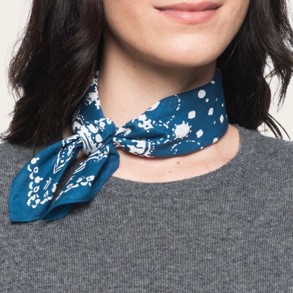 NWT Frye Blue Opal Paisley Bandana - Picture 4 of 11